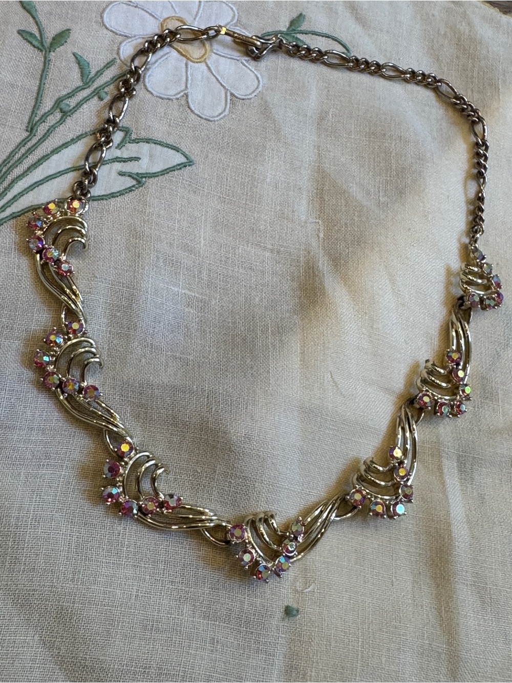 Vintage STAR Signed Gold Tone Pink Aurora Borealis Rhinestone Crystal Necklace - Picture 3 of 5